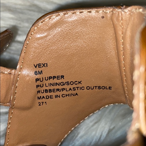 Sandals - Picture 4 of 5